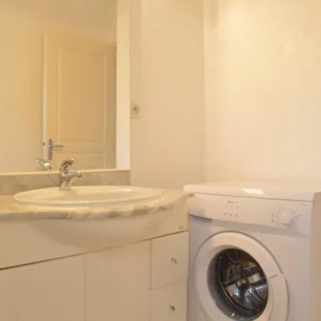 Pavillon A 200m De La Avec Terrasse, Jardin Et Parking Securise - - Fr-1-229b-47 * Narbonne